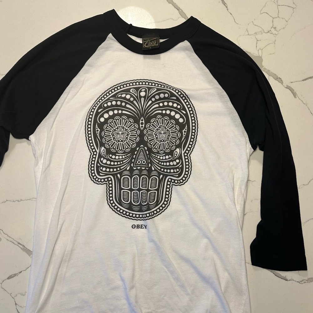 Obey 3/4 sleeve t-shirt. Size S